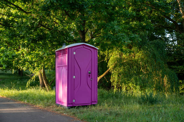 Best Portable restroom trailer rental  in Edgewood, IN